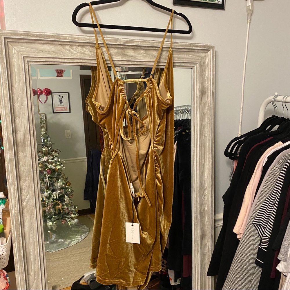 🚫🚫sold🚫🚫💛Mustard Velvet Dress - Picture 3 of 7